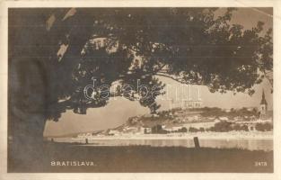 Pozsony, Pressburg, Bratislava; látkép a várral / general view, castle. photo (EK)