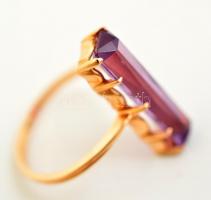 Arany (Au.) 14 k  gyűrű korund kővel, jelzett (szovjet), méret: 63, bruttó: 5 g