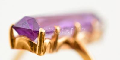 Arany (Au.) 14 k  gyűrű korund kővel, jelzett (szovjet), méret: 63, bruttó: 5 g