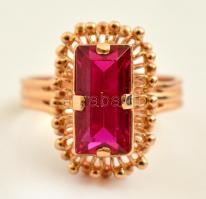 Arany (Au.) 14 k  gyűrű szintetikus rubin kővel, jelzett (szovjet), méret: 56, bruttó: 6 g