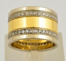 14 K fehérarany gyűrű 81 db kisebb briliánssal . 0,65Ct W/Vsi. 15,31 g. Jelzett, tanúsítvánnyal / Wh...