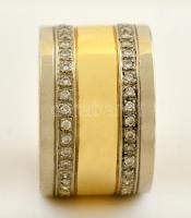 14 K fehérarany gyűrű 81 db kisebb briliánssal . 0,65Ct W/Vsi. 15,31 g. Jelzett, tanúsítvánnyal / Wh...