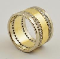 14 K fehérarany gyűrű 81 db kisebb briliánssal . 0,65Ct W/Vsi. 15,31 g. Jelzett, tanúsítvánnyal / Wh...