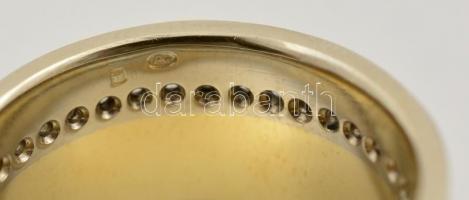 14 K fehérarany gyűrű 81 db kisebb briliánssal . 0,65Ct W/Vsi. 15,31 g. Jelzett, tanúsítvánnyal / Wh...