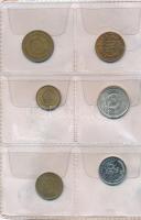 38db-os vegyes fémpénz és emlékérem tétel kis albumban, benne 2db hamis érme T:vegyes
38pcs of vari...