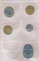 38db-os vegyes fémpénz és emlékérem tétel kis albumban, benne 2db hamis érme T:vegyes
38pcs of vari...