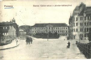 Pozsony, Pressburg, Bratislava; Baross Gábor utca, Pionier laktanya / street view with military barrack. Gelber's Ansichtskartenausstellung