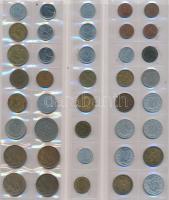 119db-os vegyes magyar és külföldi fémpénz tétel berakóban, közte Magyarország, Románia, Csehszlovák...