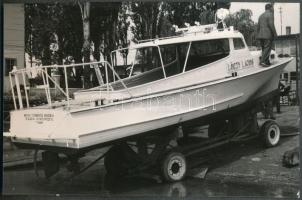 1959 Tihany, MTA Biológiai Kutatóintézete Lóczy Lajos nevű hajójának vízre bocsájtása, 11 db fénykép...