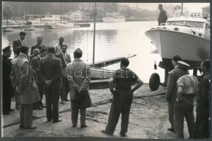 1959 Tihany, MTA Biológiai Kutatóintézete Lóczy Lajos nevű hajójának vízre bocsájtása, 11 db fénykép...