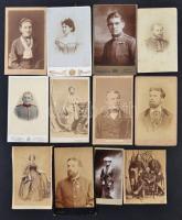 1860-1900 600 darab, 90% ban magyar vizitkártya (340-400) és kabinetfotó (150-200) gyűjtemény. Több ...