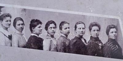 1860-1900 600 darab, 90% ban magyar vizitkártya (340-400) és kabinetfotó (150-200) gyűjtemény. Több ...