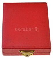 ~1960. "Zrínyi Katonai Akadémia" zománcozott fém jelvény eredeti tokban T:2