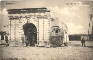 Temesvár, Timisoara; Régi várkapu sáncokkal / old castle gate