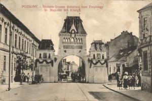 Pozsony, Pressburg, Bratislava; A király érkezésére feldíszített Stefánia út és kapu / decorated street and gate for the arriving of the King (fl)