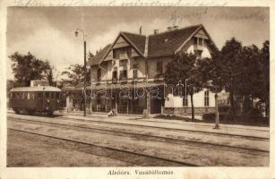 Alsóörs, vasútállomás, vonat (fa)