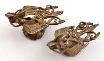 Kínai sárkányos kalapdísz, faragott kő, 2 db fém mini kakas, jelzés nélkül, 8×5 cm, 2 cm ( 2×)