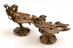 Kínai sárkányos kalapdísz, faragott kő, 2 db fém mini kakas, jelzés nélkül, 8×5 cm, 2 cm ( 2×)