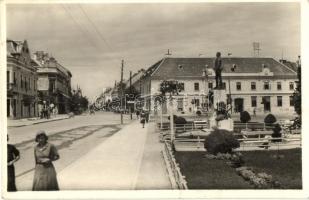 Keszthely, Andrássy tér, szobor