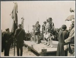 1928 Dunakeszi, MÁV Dunakeszi Főműhelyének zászlószentelése, 14 db fénykép, albumba ragasztva, Platz...