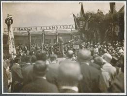 1928 Dunakeszi, MÁV Dunakeszi Főműhelyének zászlószentelése, 14 db fénykép, albumba ragasztva, Platz...