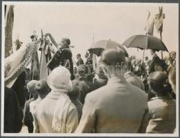 1928 Dunakeszi, MÁV Dunakeszi Főműhelyének zászlószentelése, 14 db fénykép, albumba ragasztva, Platz...