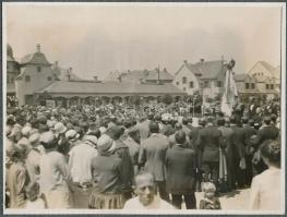 1928 Dunakeszi, MÁV Dunakeszi Főműhelyének zászlószentelése, 14 db fénykép, albumba ragasztva, Platz...