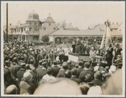 1928 Dunakeszi, MÁV Dunakeszi Főműhelyének zászlószentelése, 14 db fénykép, albumba ragasztva, Platz...