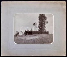 cca 1900 Felsőpakony, Kégl György emlékműve, Ifj. Kégl György huszár hadnagy, Schmindt Ágoston fényk...