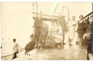 1927 Abbazia, fürdőzők / bathing people. Foto Betti - 5 db régi fotó képeslap / 5 pre-1928 photo postcards