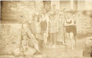 1927 Abbazia, fürdőzők / bathing people. Foto Betti - 5 db régi fotó képeslap / 5 pre-1928 photo pos...