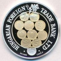 Lebó Ferenc (1960-) 1997. "MKB - Magyar Külkereskedelmi Bank Rt." jelzett Ag emlékérem dís...