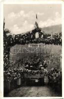 1938 Fülek, Filakovo; bevonulás, virágokkal díszített tankok / entry of the Hungarian troops, tanks decorated with flowers (EK)