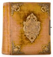 cca 1870-1900 Régi családi fotóalbum, 68 db keményhátú fotóval. Korabeli viseltes egészvászon albumb...