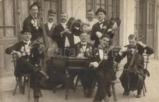 1914 Zenészek csoportképe / musicians group photo (EK)