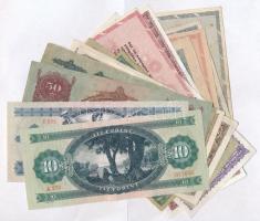 17db-os vegyes magyar korona, pengő és forint bankjegy tétel, közte "A Vöröshadsereg Parancsnok...