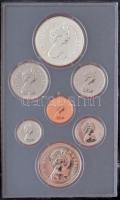 Kanada 1979. 1c Br + 5c Ni + 10c Ni + 25c Ni + 50c Ni + 1$ Ni + 1$ Ag "Griffon" forgalmi sor műbőr, kapcsos dísztokban T:BU Canada 1979. 1 Cent Br + 5 Cents Ni + 10 Cents Ni + 25 Cents Ni + 50 Cents  Ni + 1 Dollar Ni + 1 Dollar Ag "Griffon" coin set in faux leather case C:BU