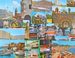 Kb. 130 db MODERN külföldi városképes lap / CCa. 130 modern European town-view postcards