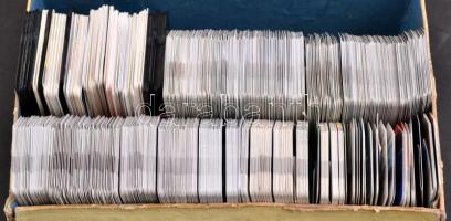 950 db vegyes külföldi telefon és feltöltőkártya