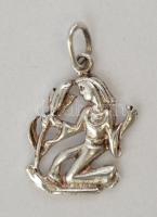 Ezüst(Ag) ifjú függő, jelzés nélkül, 2,2x1,4 cm, nettó: 1,1 g + Ezüst(Ag) pingvin függő, jelzett, 2,...