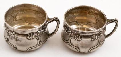 Ezüst (Ag.) szecessziós mokkás csésze pár, jelzett, gazdagon díszített, m:4 cm, nettó:78 g (párban)
