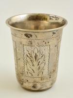 Ezüst (Ag.) keresztelő pohár, jelzett, mesterjeggyel (Wozniak), gazdagon gravírozott, m:7,5 cm, nett...