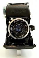 cca 1950 Belca Beltica fényképezőgép Carl Zeiss Jena Tessar objektívvel, jó állapotban, bőr tokban /...