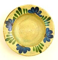 Dekoratív virágos kerámia leveses tányér, jelzett, lepattanásokkal, d: 21 cm