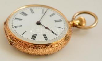 cca 1900 Arany női zsebóra, 14 K arany, hátlapján szép zománc díszítéssel. Svájci szerkezettel, nagy...