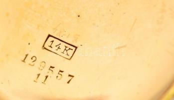 cca 1900 Arany női zsebóra, 14 K arany, hátlapján szép zománc díszítéssel. Svájci szerkezettel, nagy...