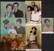 cca 1960 Nagymágocsi színezett műtermi felvételek, 6 db vintage fotó Demeter Sándor szentesi fényképész hagyatékából, 8,5x6,5 cm és 9x14 cm