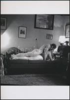 cca 1974 Csőre töltve, szolidan erotikus fényképek, 4 db vintage negatívról készült mai nagyítások, ...