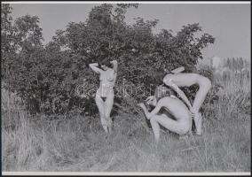 cca 1970 A serdülőkor páratlan élményei, szolidan erotikus fényképek, 4 db vintage negatívról készül...