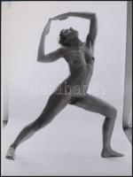 cca 1975 Testbeszéd, szolidan erotikus fényképek, 4 db vintage negatívról készült mai nagyítások, 25...